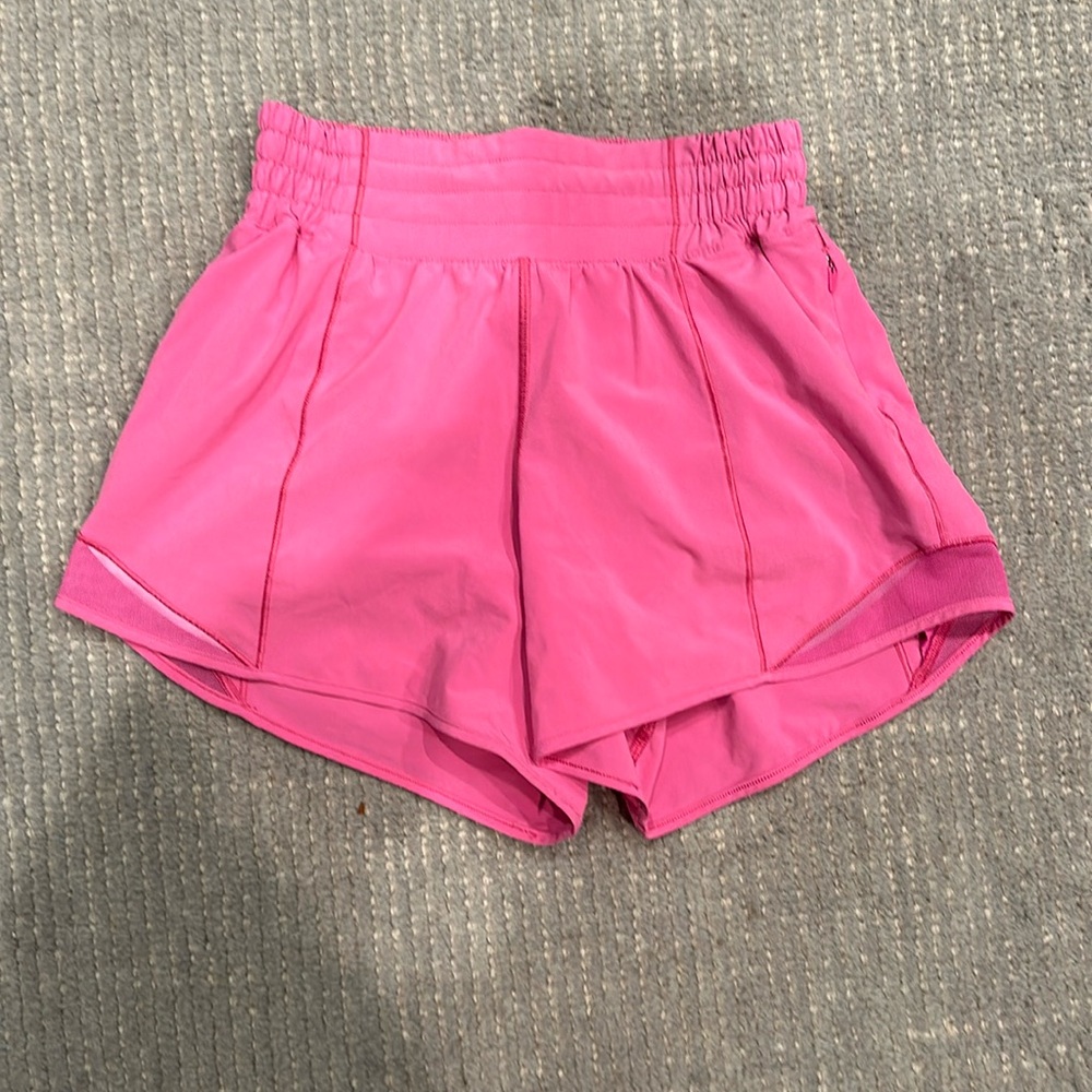Lululemon hotty hot shorts (4 in and high waisted)